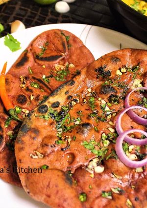 A picture of Whole Wheat Beetroot Garlic Naan.