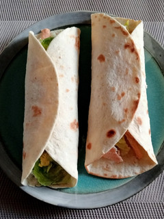 Una foto de Burritos de salmón