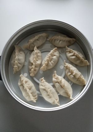 Una foto de Relleno de carne para empanada pirok o rollitos primavera o gyozas