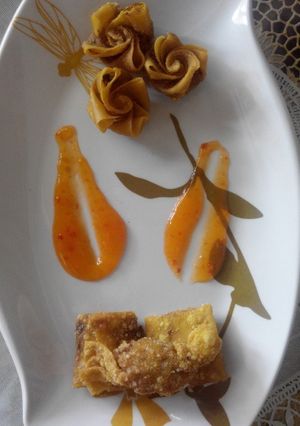 Hình của món Hoành thánh chiên.