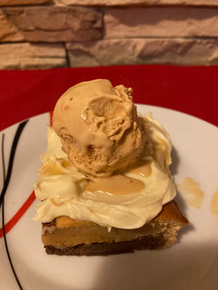 Una foto de Brownie de turrón