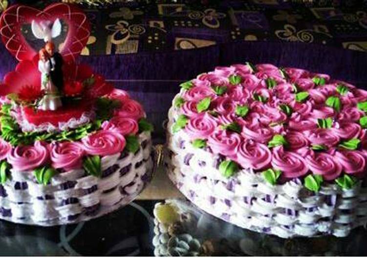 Wedding cakes,,flower basket