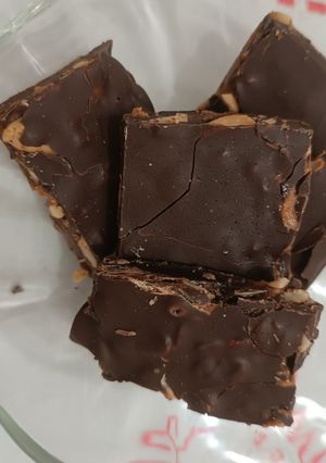 Φωτογραφία της συνταγής Σοκολατάκια snickers με χουρμάδες