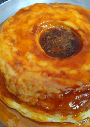 Una foto de Budín de pan en microondas con caramelo líquido