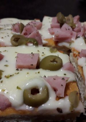 Una foto de Pizza napolitana 😋