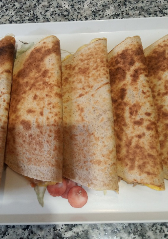 Una foto de Tortillas Mexicanas rellena a tú gusto tipo Piadina