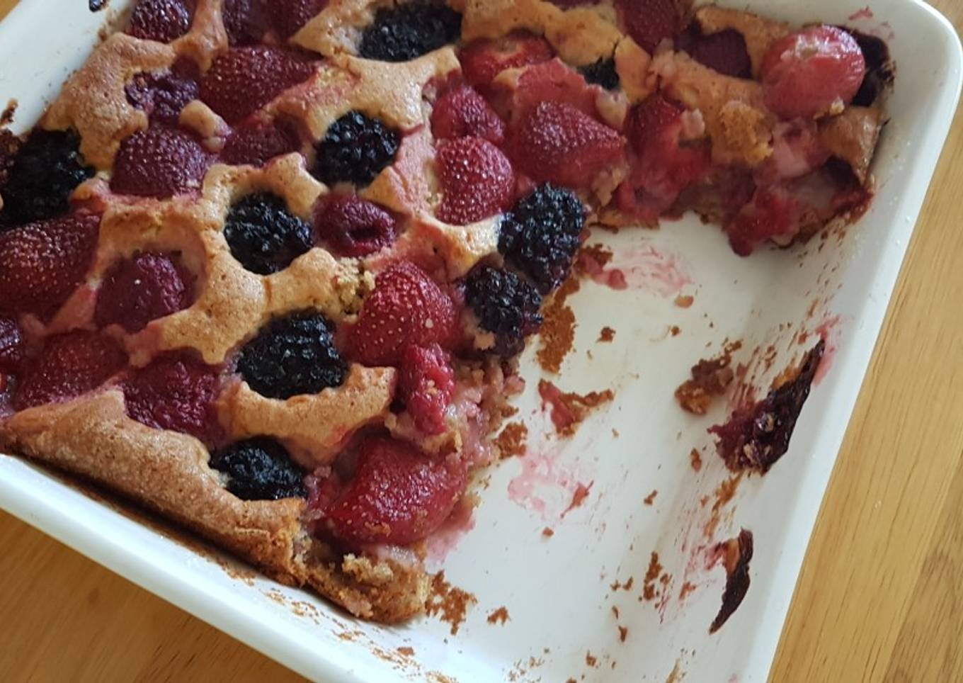 Mixed berries cake