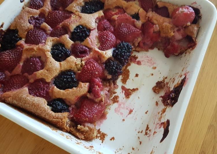 Mixed berries cake