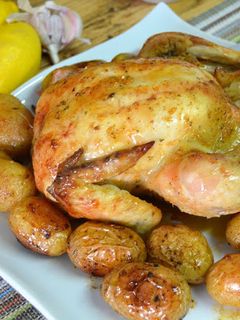 Una foto de Pollo asado al ajo y limón (Crock Pot)