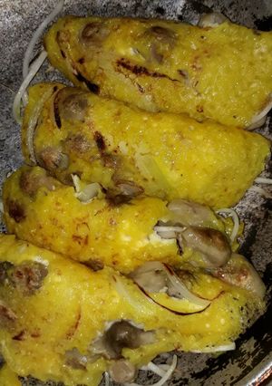 Hình của món Bánh xèo nấm trứng.
