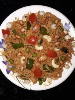 सेवई उपमा (Vermicelli upma Recipe in Hindi) रेसिपी मुख्य फोटो