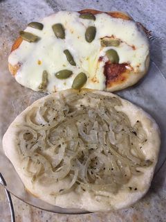 Una foto de Pizzetas con levadura levex Masa Madre