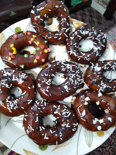 A picture of Chocolate Donuts.