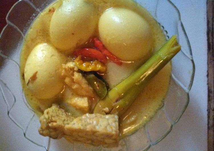 Langkah Mudah untuk Membuat Sayur kare tahu,tempe dan telur yang Lezat