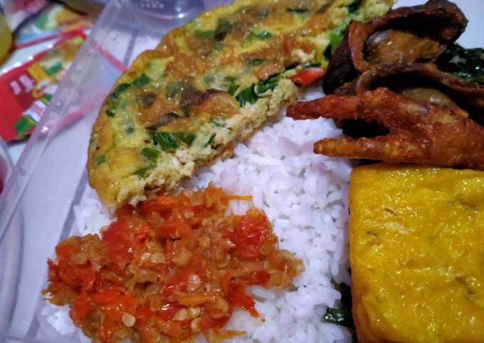 Resep Telur dadar ank kost oleh Dian Nurhaya Saputri - Cookpad