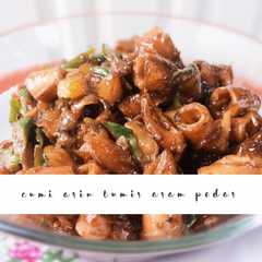 A picture of Cumi asin tumis asam pedas.