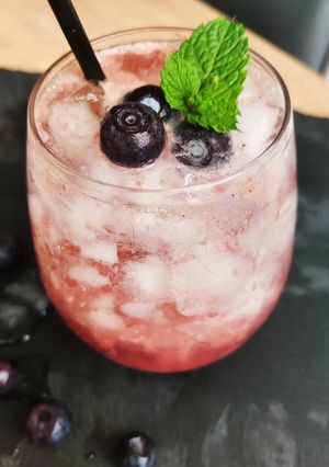 Une photo de Mocktail à la myrtille