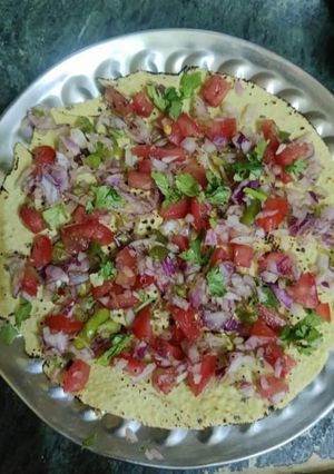 A picture of Crispy masala papad.