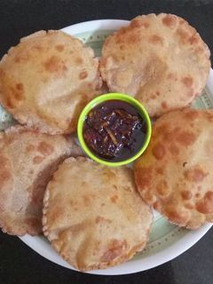 ફરાળી મસાલા પૂરી (Farali Masala Poori Recipe In Gujarati) રેસીપી મુખ્ય ફોટો