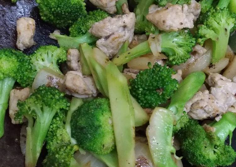 Tumis brokoli dan ayam