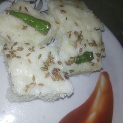 A picture of Suji ke dhokle or rava instant dhokla.
