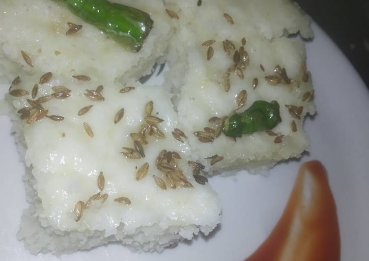 Simple Way to Make Award-winning Suji ke dhokle or rava instant dhokla