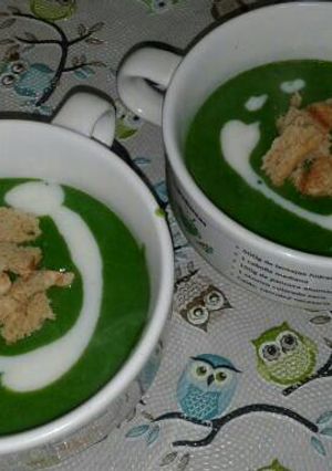 Una foto de Sopa crema de espinaca