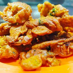 A picture of Onion bhajia.