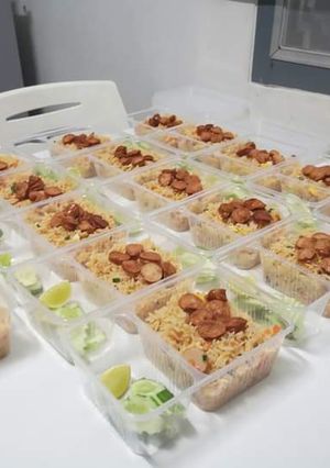 รูปของ ข้าวผัดไส้กรอก🍱🥖เมนูข้าวกล่องแสนง่าย🥰