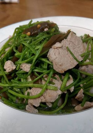 剝皮辣椒炒水蓮 的食譜成品照片