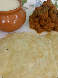 Luchi Poori, Black Channa Masala & Milk Powder Yogurt செய்முறை முக்கிய புகைப்படம்