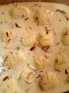 A picture of Instant rasmalai 😊(sweet dish).