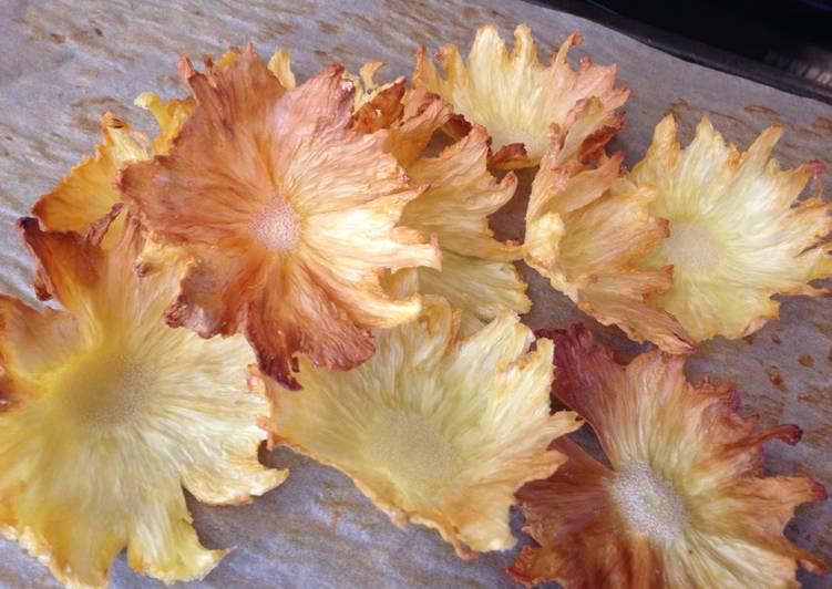 Simple Way to Prepare Pineapple Flowers