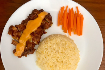 Langkah Mudah untuk Membuat Crispy Chicken &amp; Butter Rice yang Sempurna