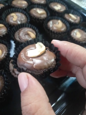 Cara Mudah Menyiapkan Resep Brownies mini shiny yang Bikin Ngiler Anti Ribet, Mantap Sekali