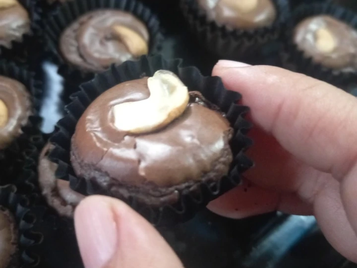 Cara Mudah Menyiapkan Resep Brownies mini shiny yang Bikin Ngiler Anti Ribet, Mantap Sekali