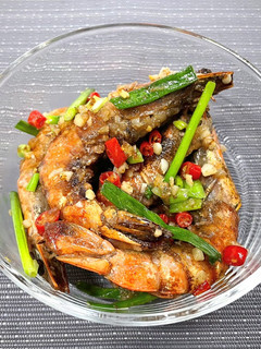 微辣蒜香味「椒鹽蝦」🦐 的食譜成品照片