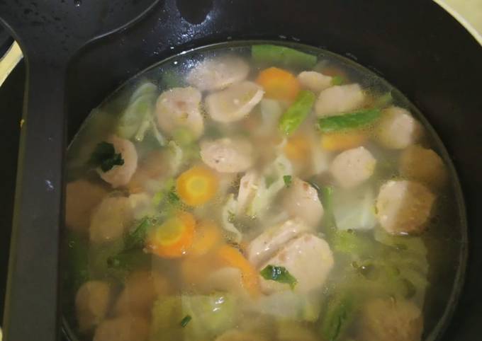 Bagaimana Membuat Sayur Sop Bakso, Bikin Ngiler