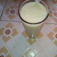 Banana peanut smoothie A picture of Banana peanut smoothie.