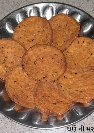 ઘઉં ની મસાલા પૂરી (Wheat Flour Masala Puri Recipe In Gujarati) રેસીપી મુખ્ય ફોટો
