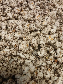 A picture of Cookies & Cream Popcorn.
