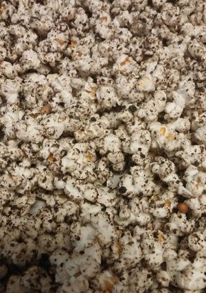 A picture of Cookies & Cream Popcorn.