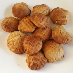 A picture of Lemon cookies.