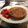 Tortitas de avena, plátano y leche de almendras