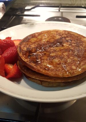 Foto principal de Tortitas de avena, plátano y leche de almendras