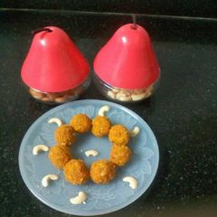 A picture of Coconut Gur laddu.