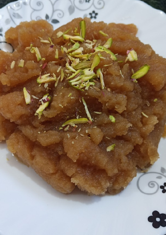 आटे का हलवा (Aate ka halwa recipe in Hindi) रेसिपी मुख्य फोटो