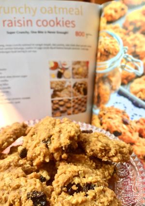 Foto resep Crunchy oatmeal raisin cookies