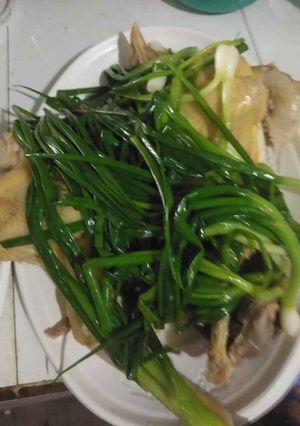 Hình của món Gà Hấp Hành.