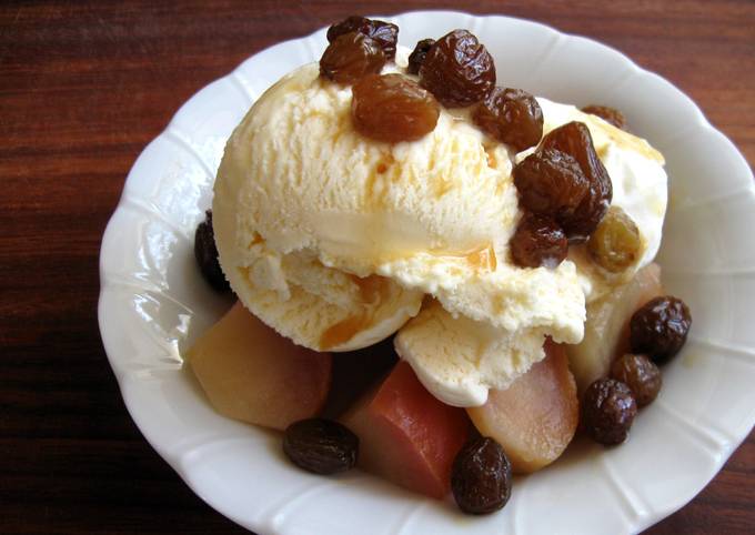 Cold Stewed Apple Dessert